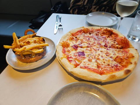 Honey Fitz Restaurant & Bar主图