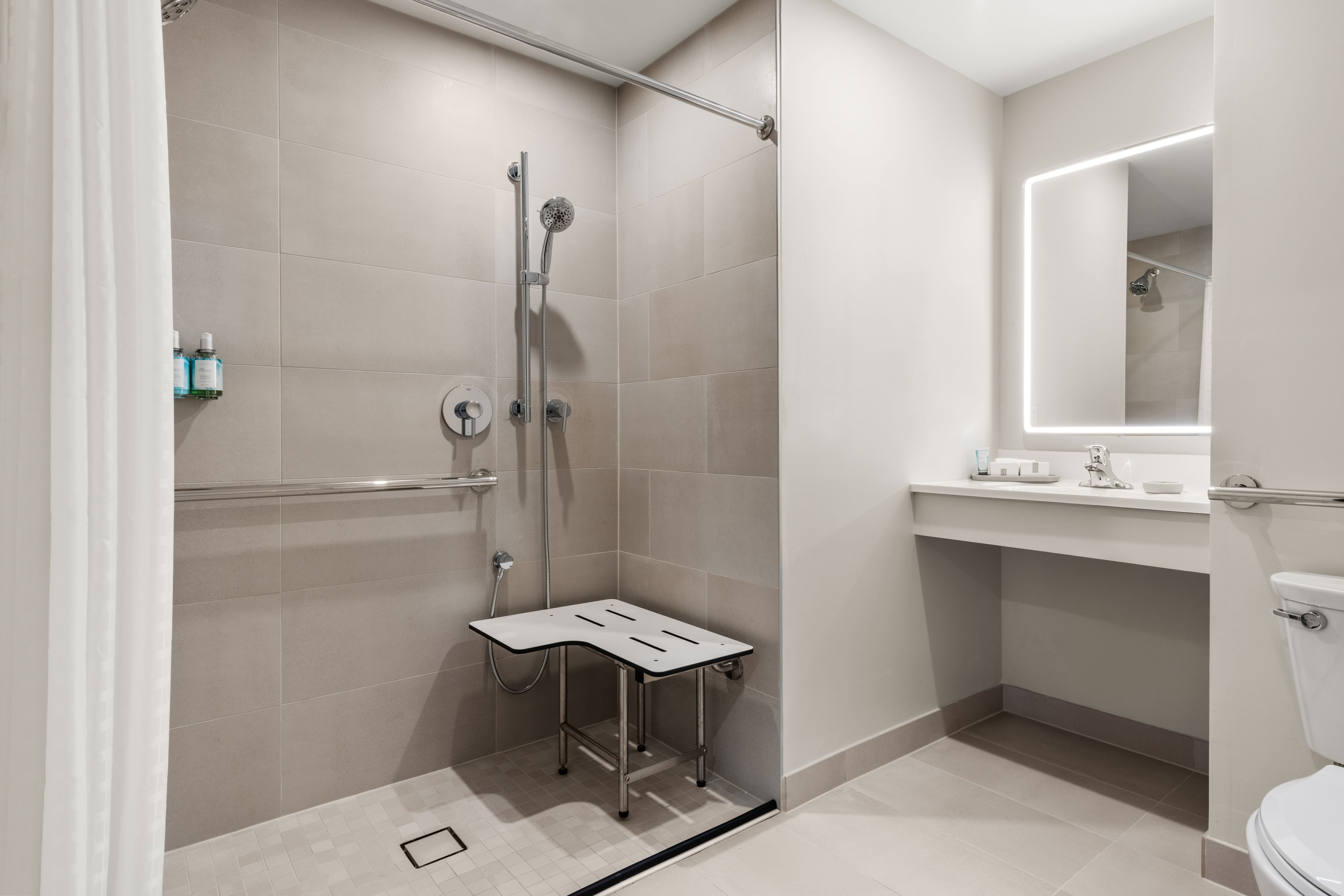 亚特兰大城海滨布劳德沃克戴斯酒店-浴室