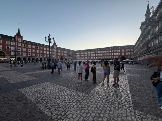 Tours By Locals-马德里必去景点