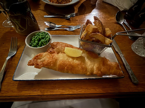 Fox & Hounds Country Inn主图