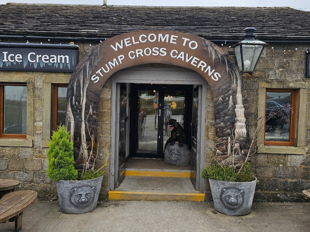 Stump Cross Caverns-Pateley Bridge必去景点