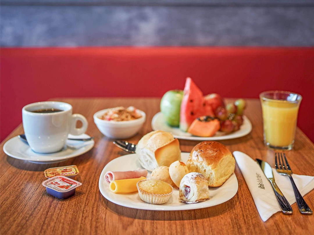 宜必思容迪亚伊购物中心酒店主图