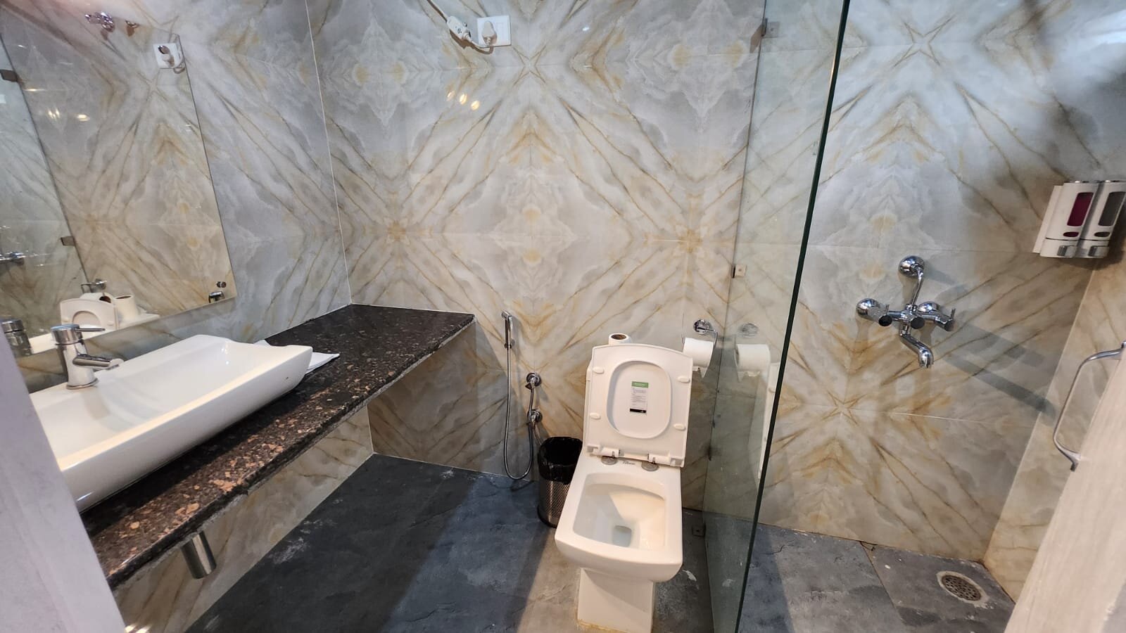 Bluepine Orchard-官方