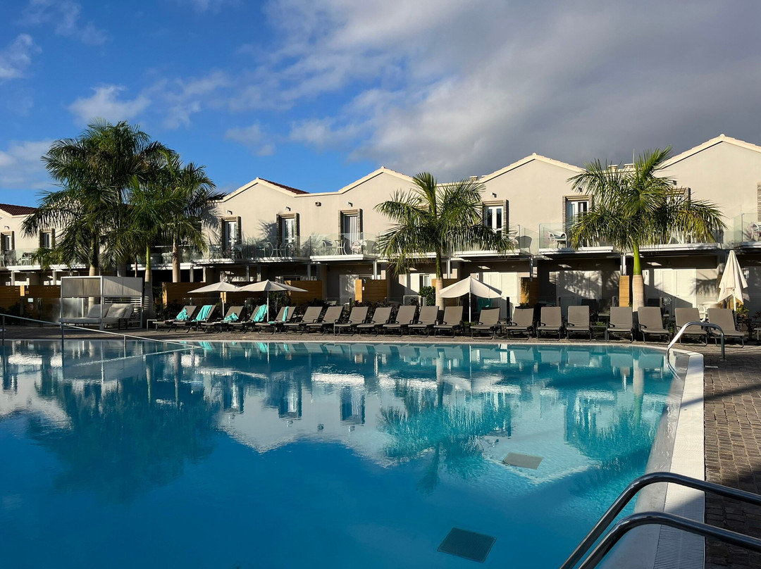 Hotel Livvo Los Calderones主图