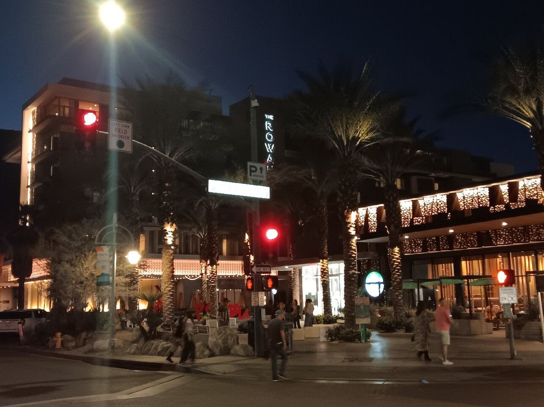 周四集市-棕榈泉市必去景点