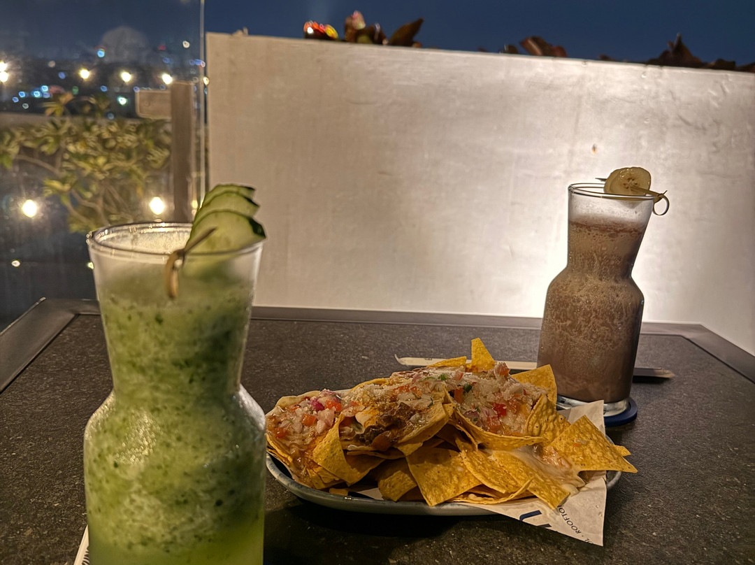 Ascent Hotel & Cafe Malang主图