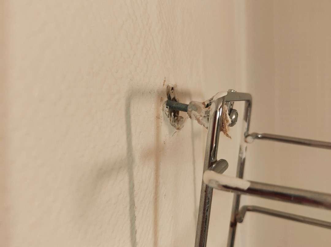 南尚蒂伊-路萨切钟楼酒店主图