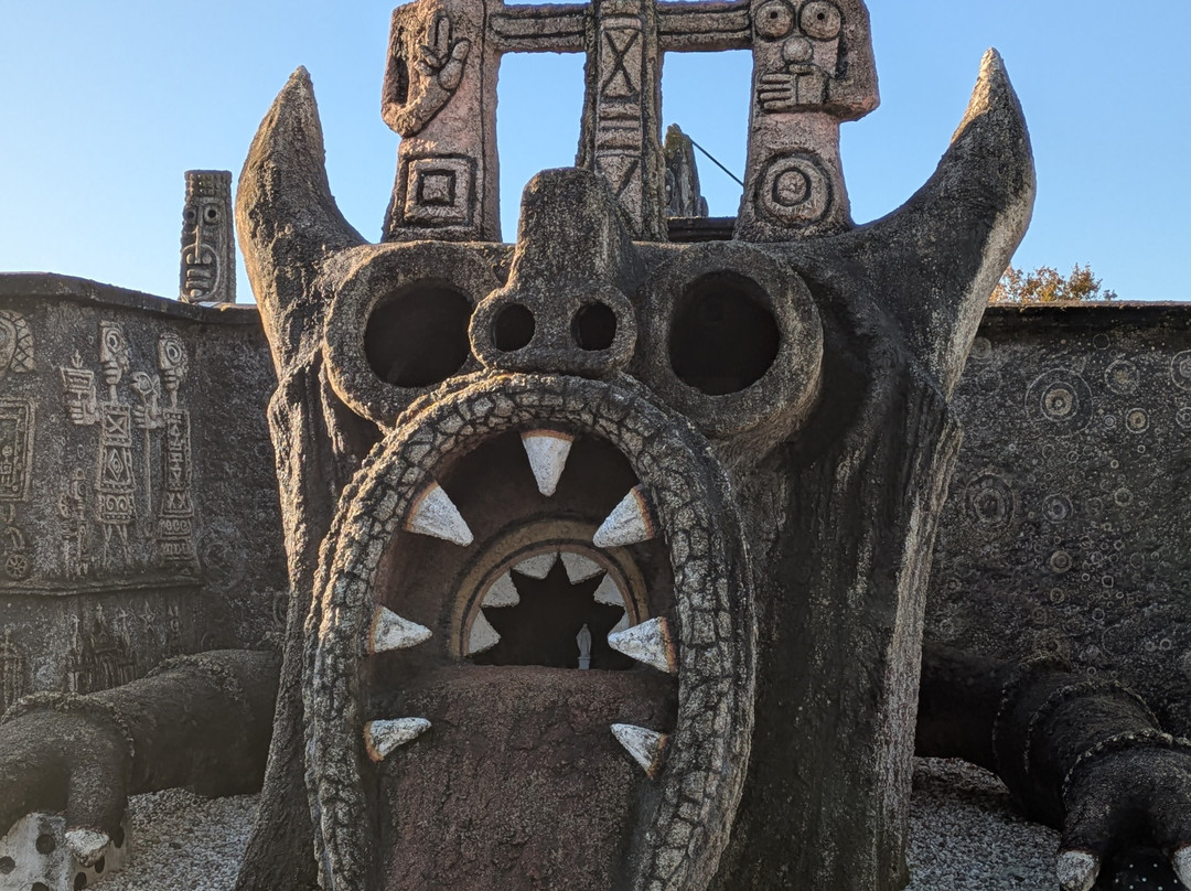 Musée Robert Tatin-Cosse le Vivien必去景点