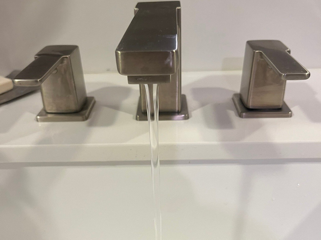 拉雷卡里希尔顿逸林酒店主图