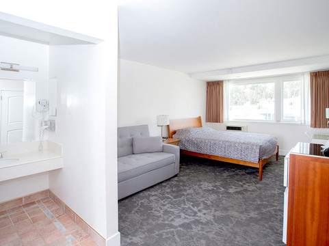 海豹岩旅馆主图