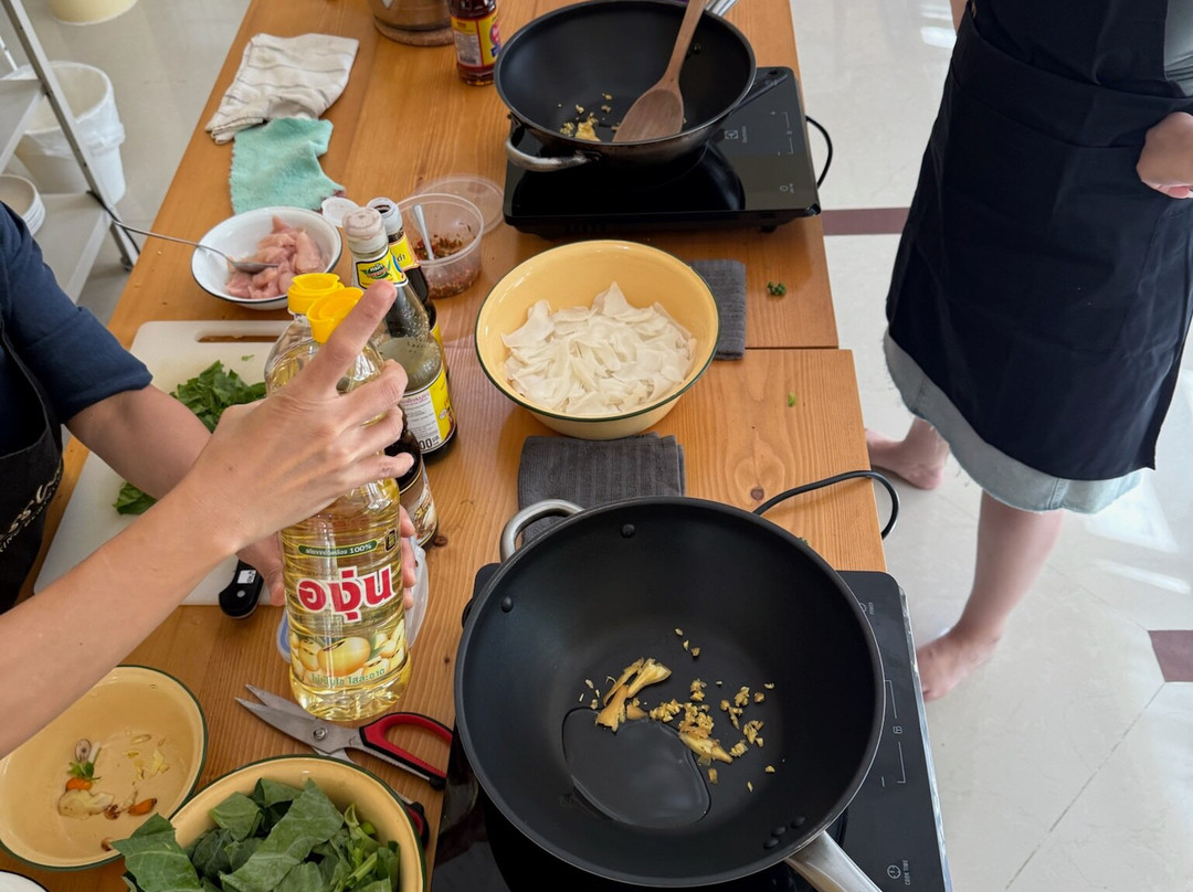 BrassWok Thai Cooking Studio-Si Sunthon必去景点