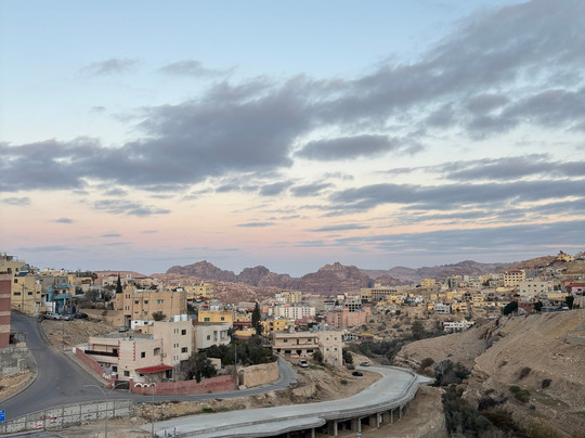 Petra Plaza Hotel主图