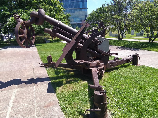 破椅子纪念碑-日内瓦必去景点