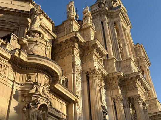 钟楼穆尔西亚酒店主图