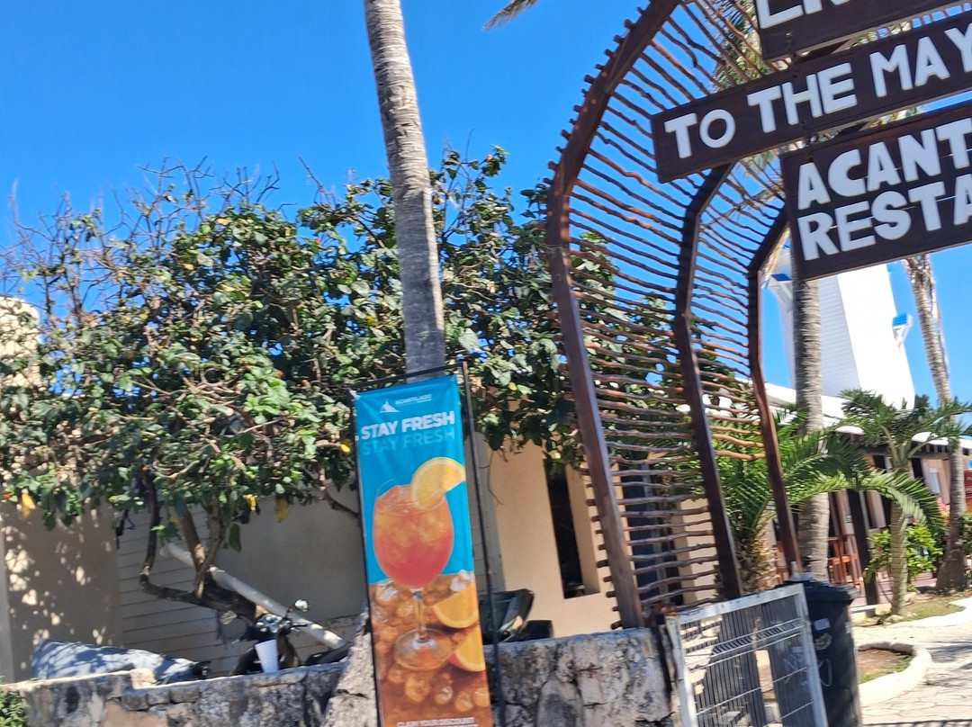 Isla Mujeres Golf Cart Rentals-女人岛必去景点