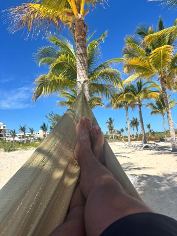 拉丁裔里乌酒店-限成人-全包-泳池