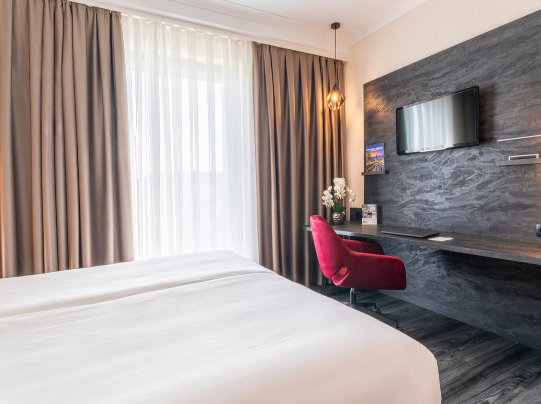 PLAZA Premium Grand Winston主图