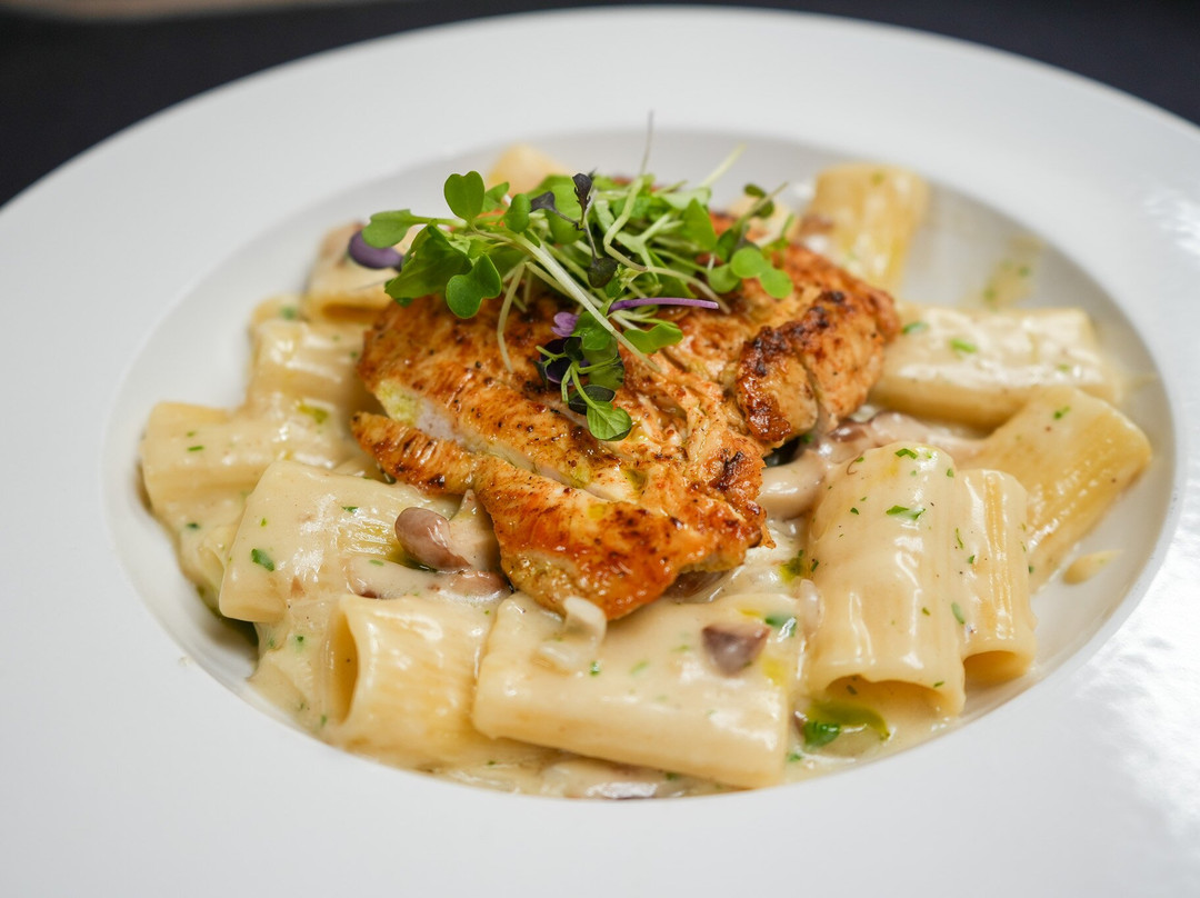 Howey in the Hills餐馆和美食-Conquistador Bar & Restaurant