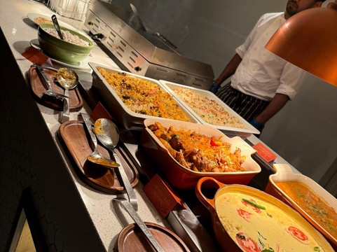 多佛尔假日酒店主图