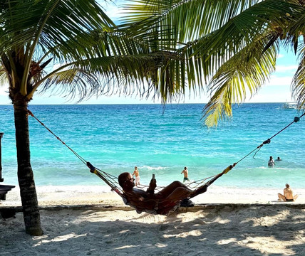 1号和平海滩度假村主图