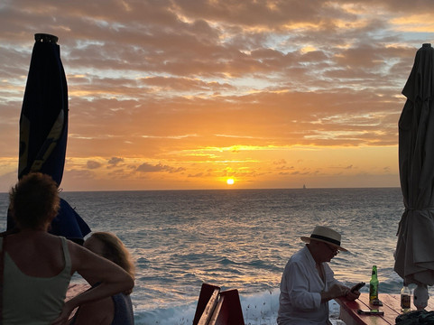 Dany's Beach Bar-Cupecoy Bay必去景点