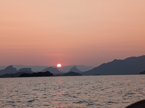 Lucky Holiday-Mirigama必去景点