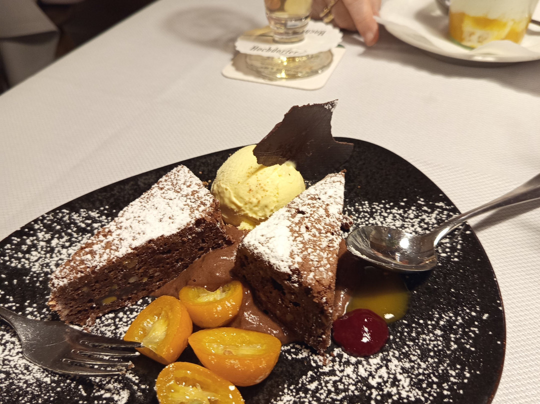 法尔肯餐厅酒店主图