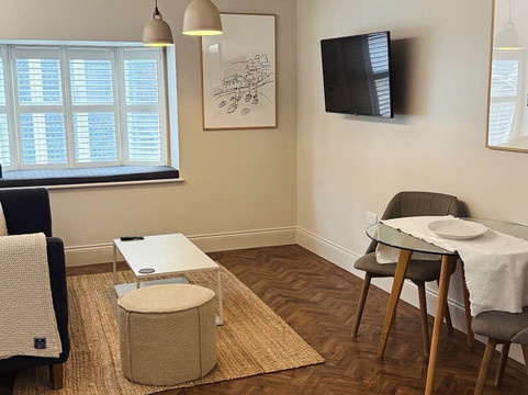 藏身处公寓酒店主图