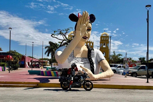 克罗尼尔广场酒店主图