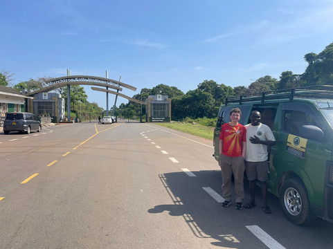 ENCHANTED UGANDA SAFARIS-Fort Portal必去景点