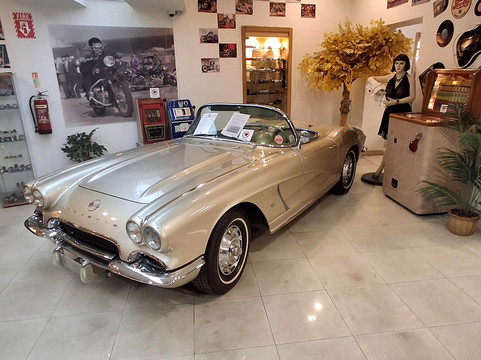 马耳他古董车收藏博物馆-卡拉必去景点