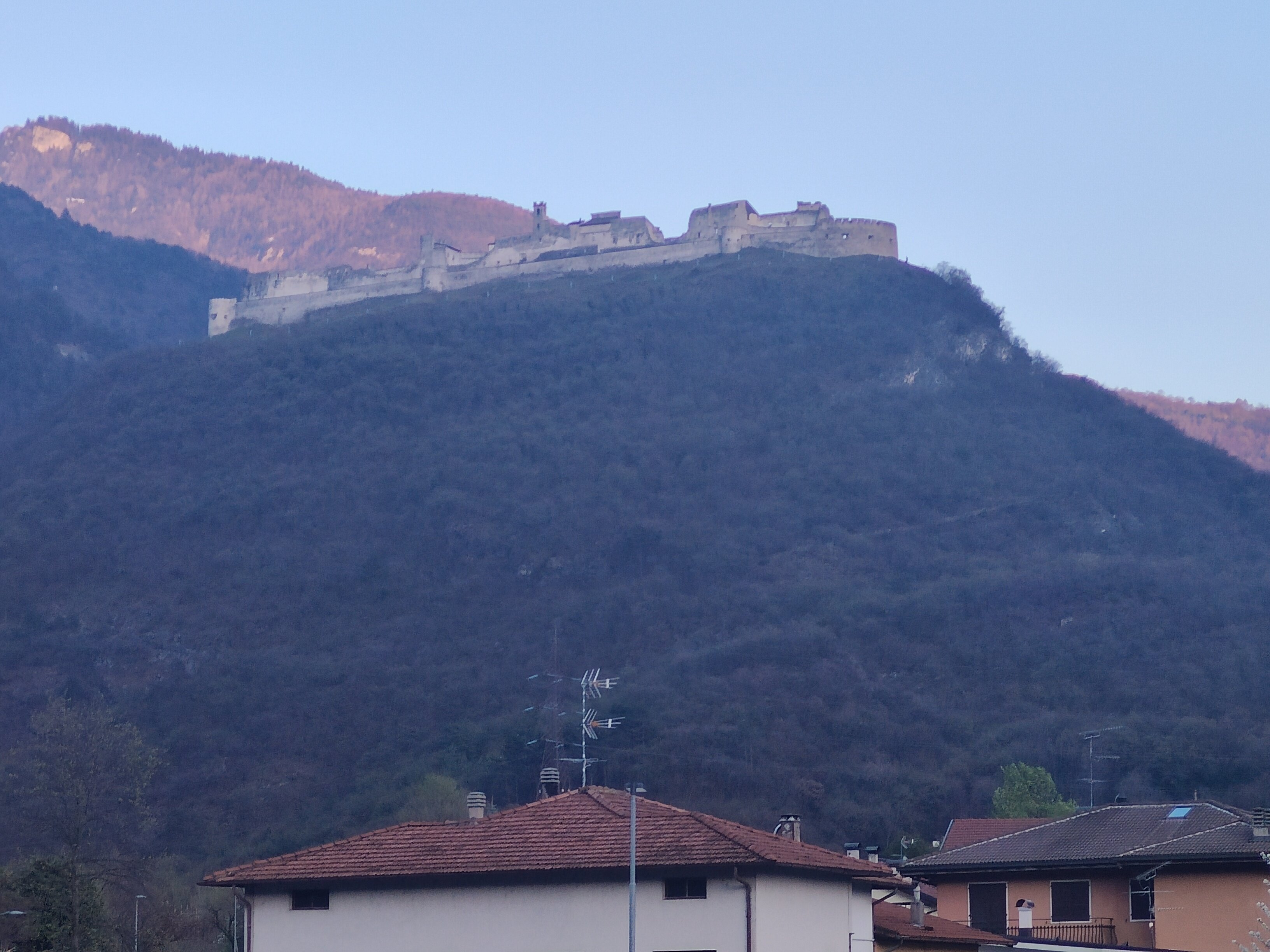 老鹰村酒店-官方