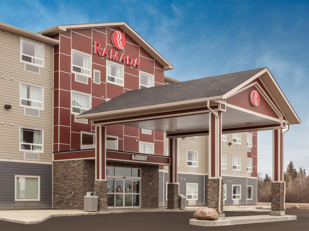 草原城温德姆华美达酒店主图