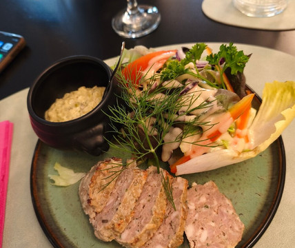 La table du poète主图