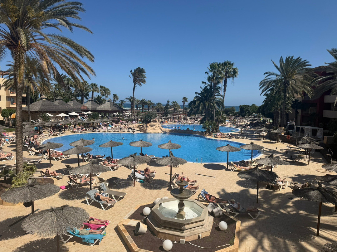 厄尔巴卡洛塔海滩度假酒店&会议中心主图