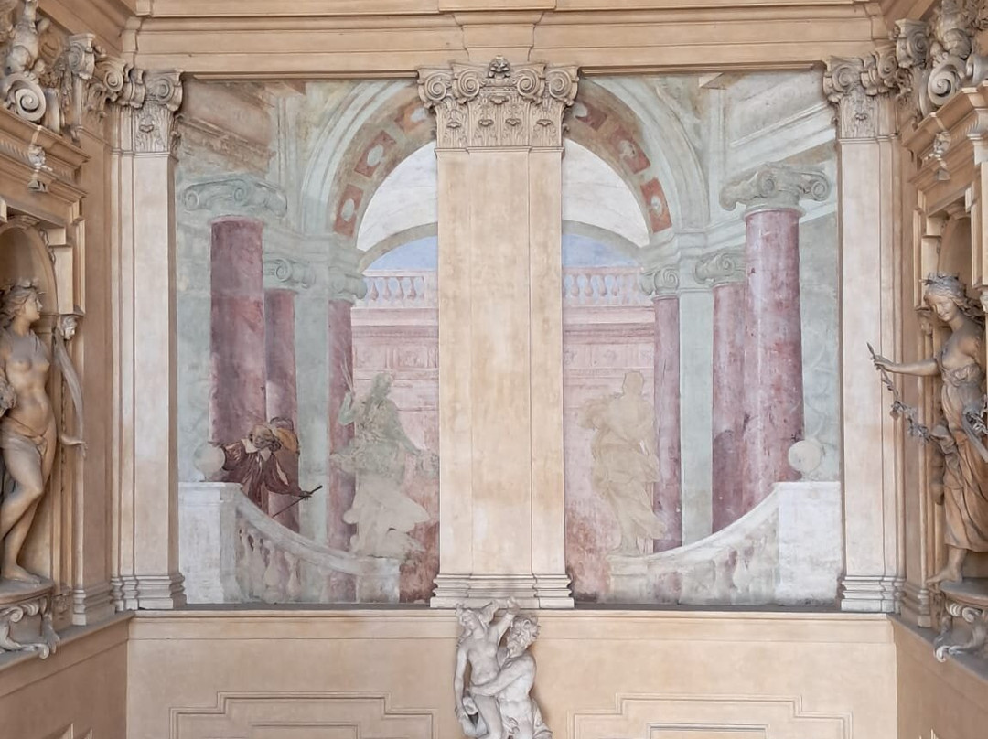 Palazzo Ducale-萨索洛必去景点