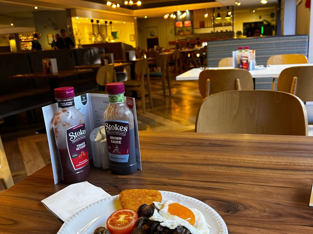 Holiday Inn 陶顿M5，JCT.25主图