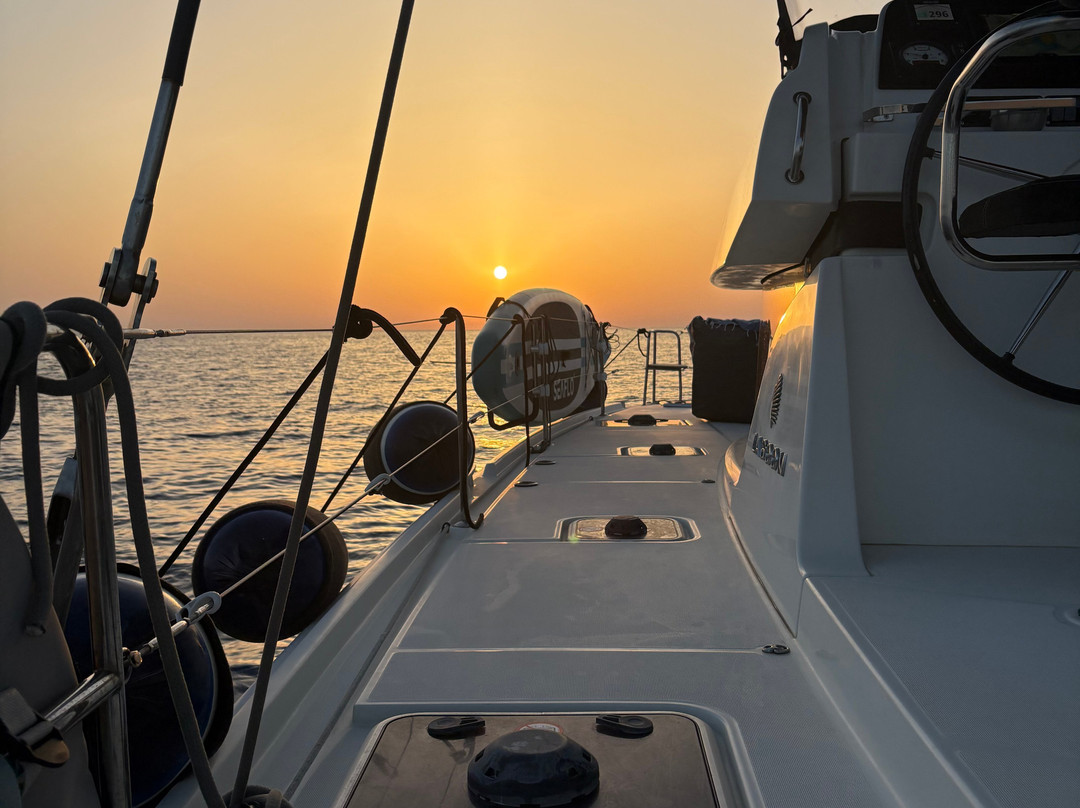 Luxury Sailing Catamaran Half Day Cruises in Naousa Bay-Naousa必去景点