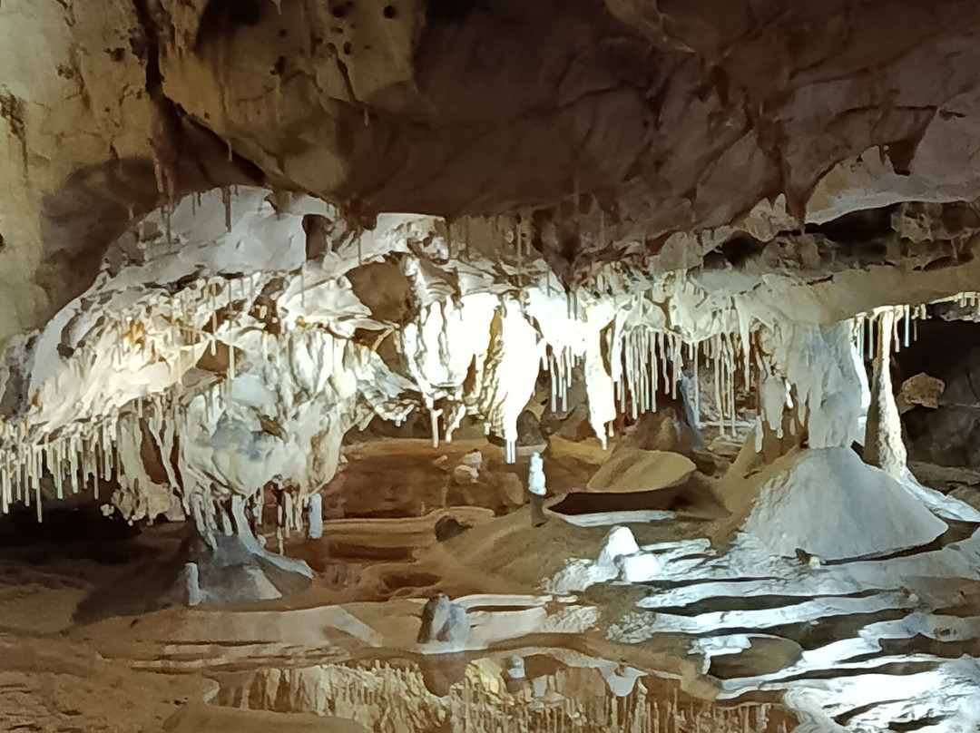 Grottes de Thouzon-Le Thor必去景点