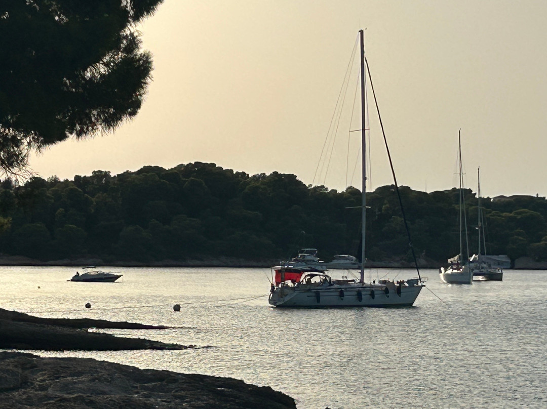 Alegria Yachting Sailing Trips-阿里莫斯必去景点