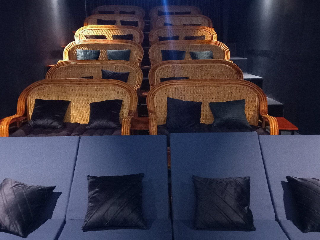 The Flicks Community Movie Theater-金边必去景点