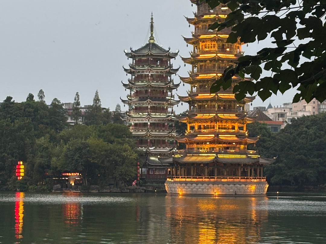 桂林璟象酒店(象鼻山景区两江四湖店)主图