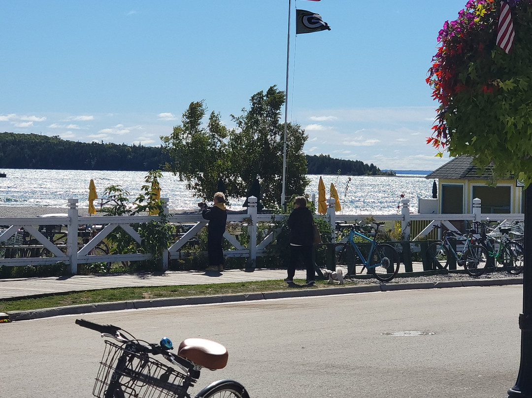 Shepler's Mackinac Island Ferry-圣伊尼亚斯必去景点