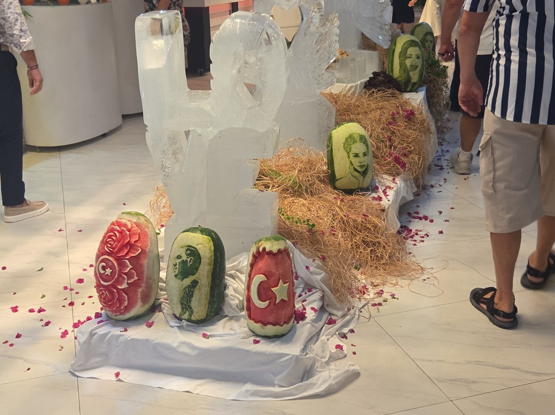途易蔚蓝魔幻生活酒店主图