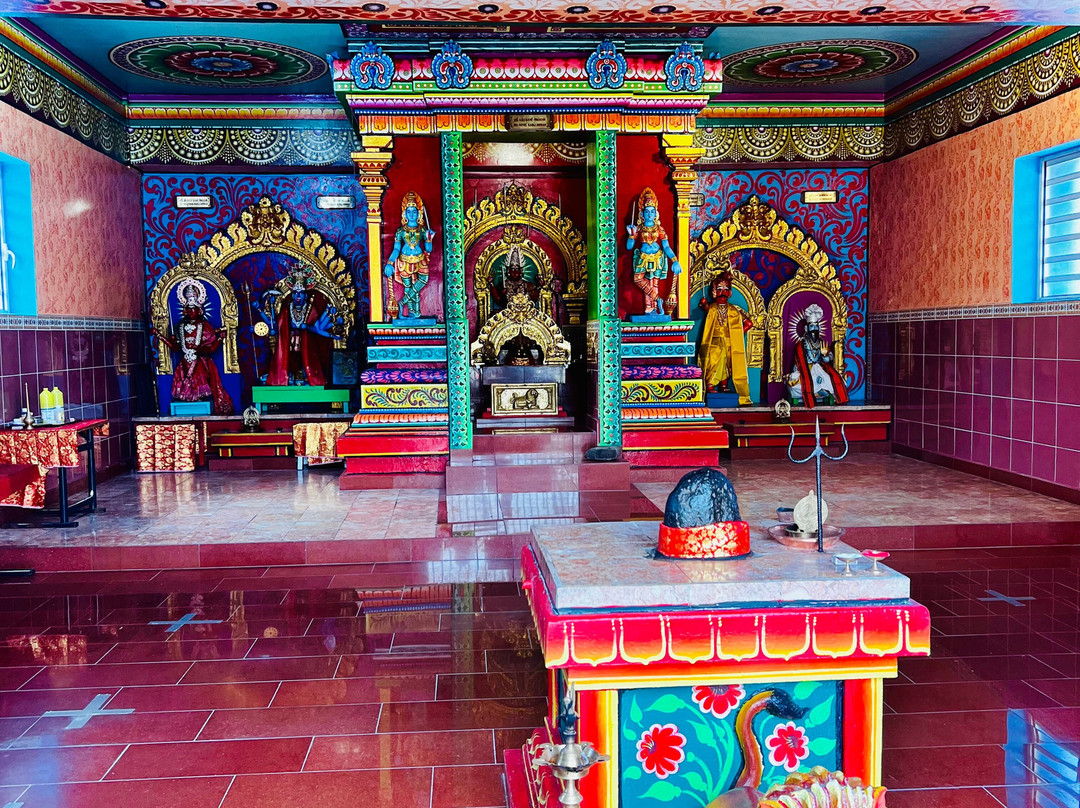 Temple du Colosse-Saint-Andre必去景点