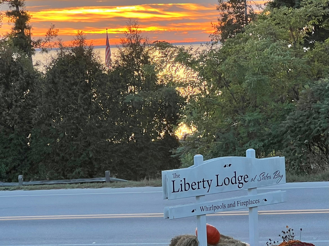 Liberty Lodge At Sister Bay主图