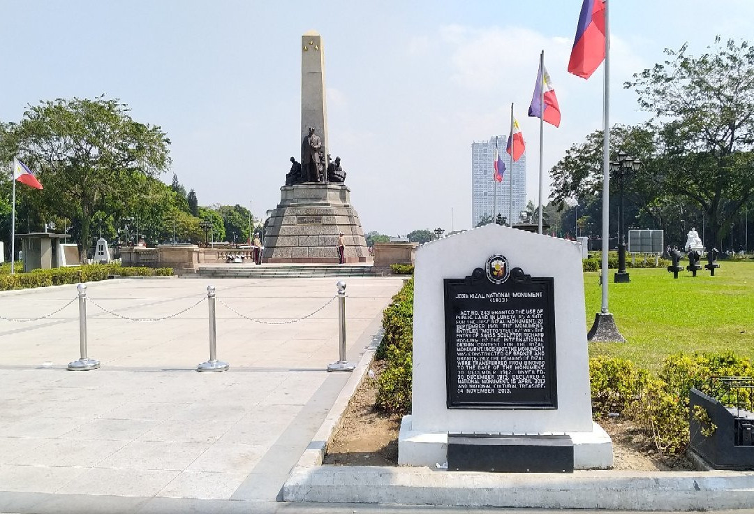 Jose Rizal First Monument-Daet必去景点