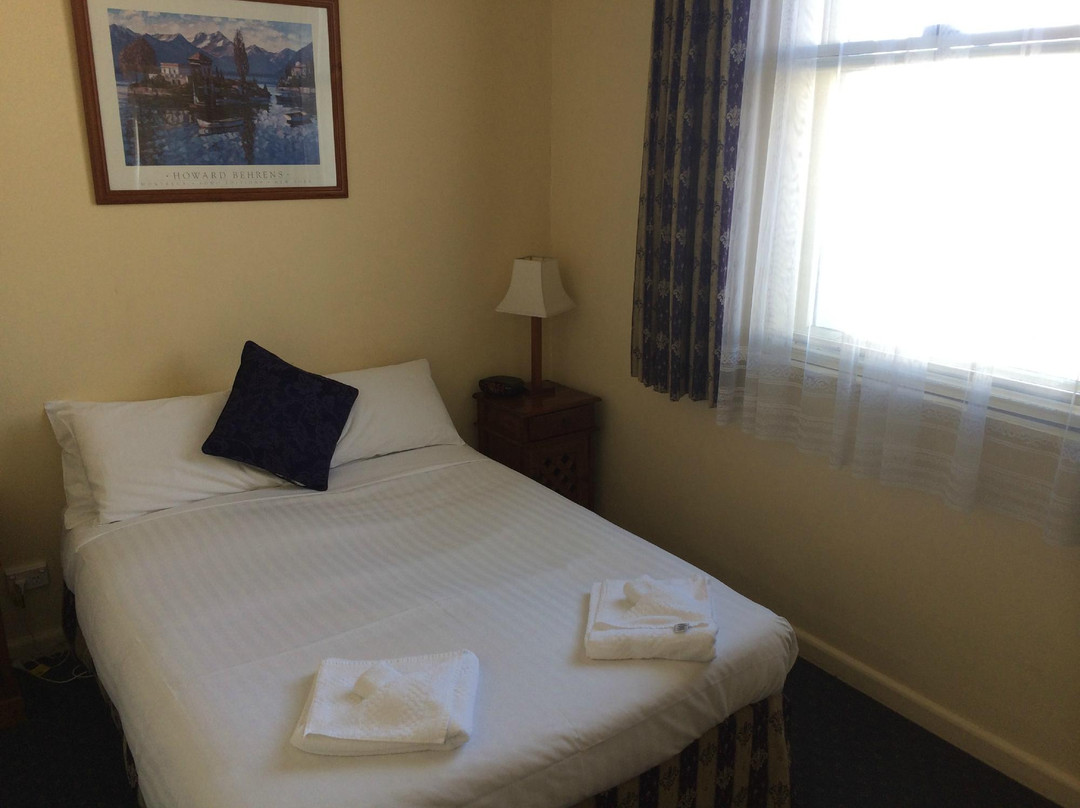 Star Bar Cafe & Hotel