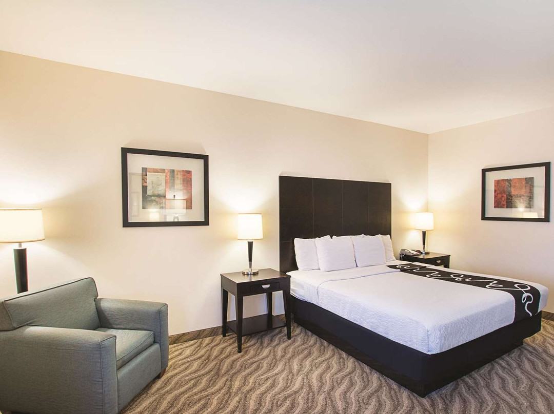 La Quinta Inn & Suites by Wyndham Glen Rose主图