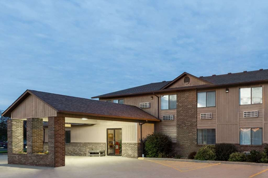 Budget Inn and Suites主图